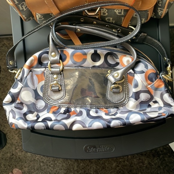 Coach and Dooney and Bourke small handbag in good condition - Picture 3 of 9